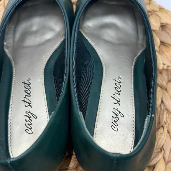 Easy Street Women's Halo Green Round Toe Kitten Heels Shoes - Picture 5 of 8